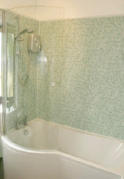 shower bath with glass screen